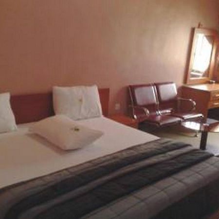 Room In Lodge - Londa Hotel And Suites Port Harcourt Extérieur photo