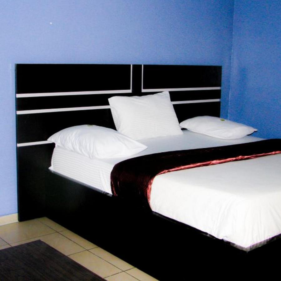 Room In Lodge - Londa Hotel And Suites Port Harcourt Extérieur photo