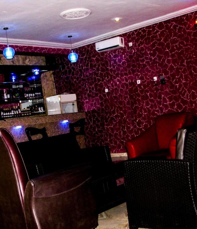 Room In Lodge - Londa Hotel And Suites Port Harcourt Extérieur photo